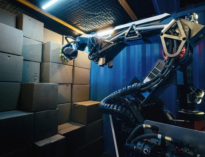 Boston Dynamics presented its new robotic loader for work in warehouses