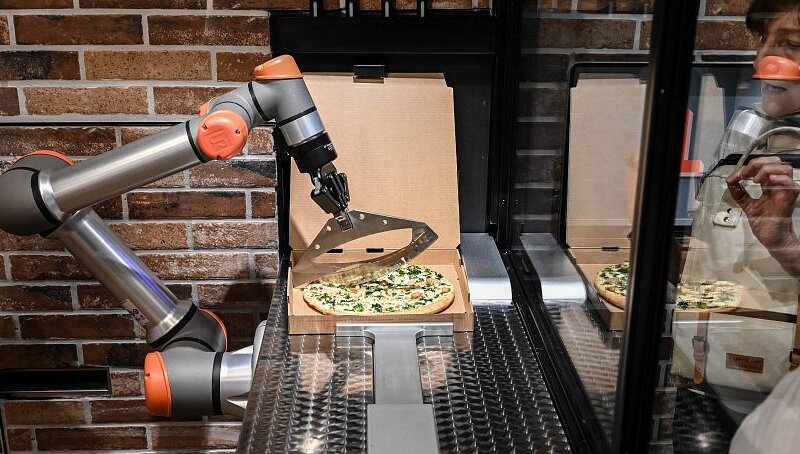 Paris welcomes the first pizzeria staffed entirely by robot pizza chefs