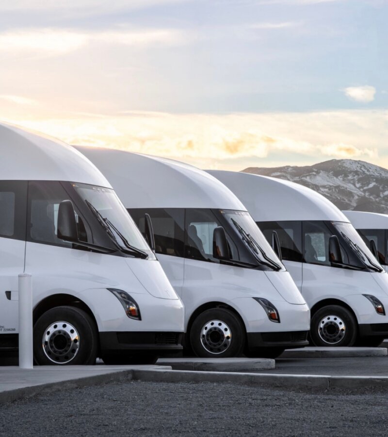 Tesla unveils fleet of new ‘Tesla Semi’ electric trucks